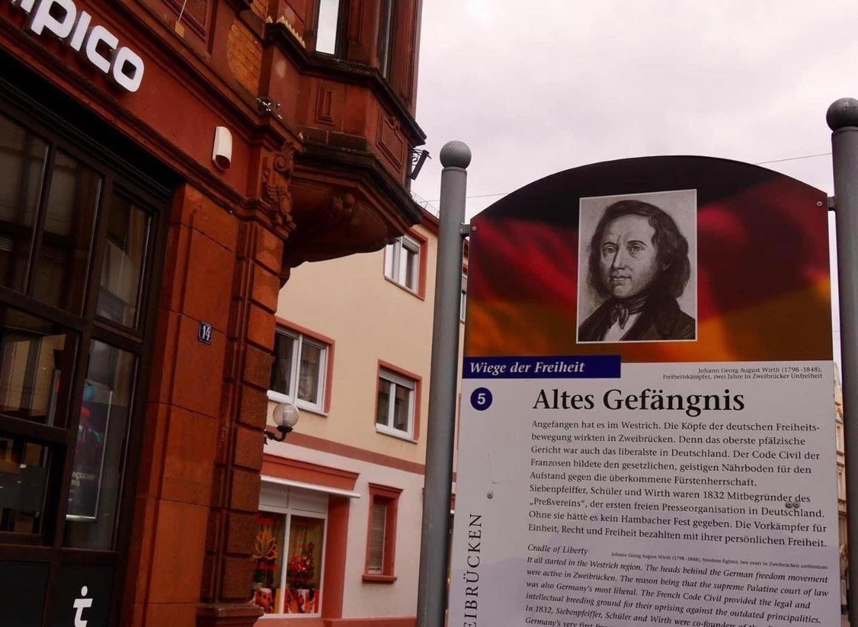 Das-Lagerhaus-Kleine-Oase Lägenhet Zweibrücken Exteriör bild